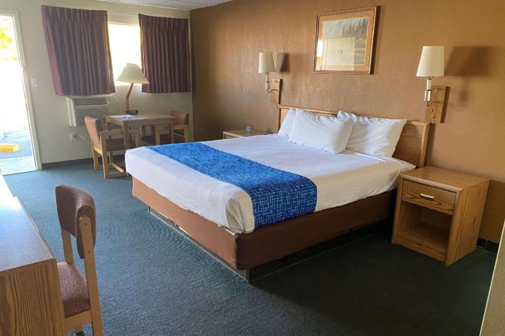 Travelodge By Wyndham Powell Buitenkant foto