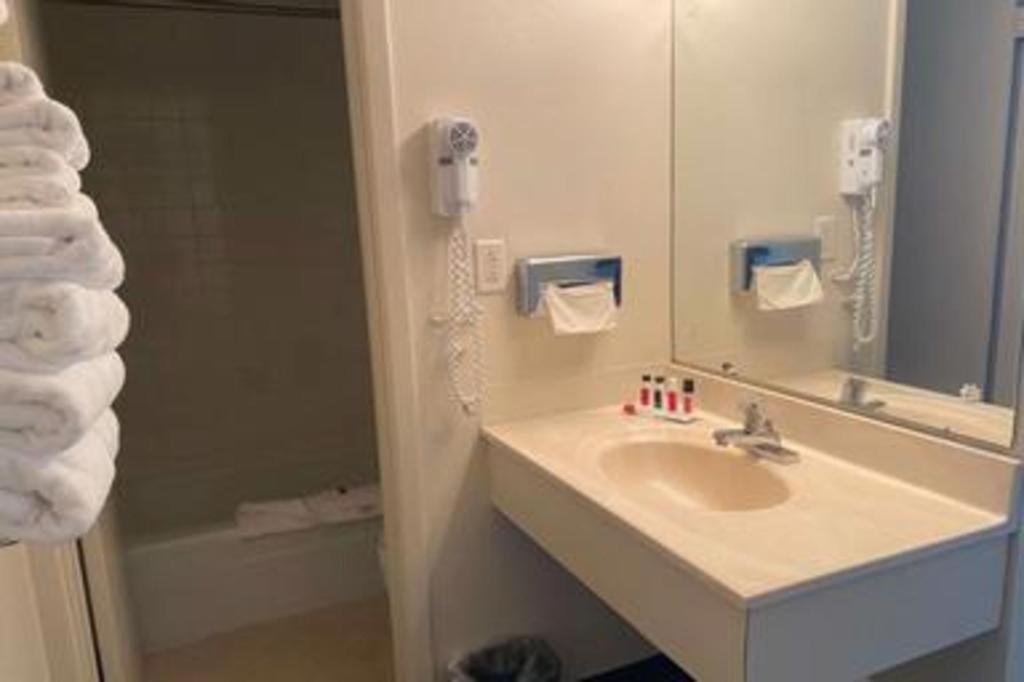 Travelodge By Wyndham Powell Buitenkant foto