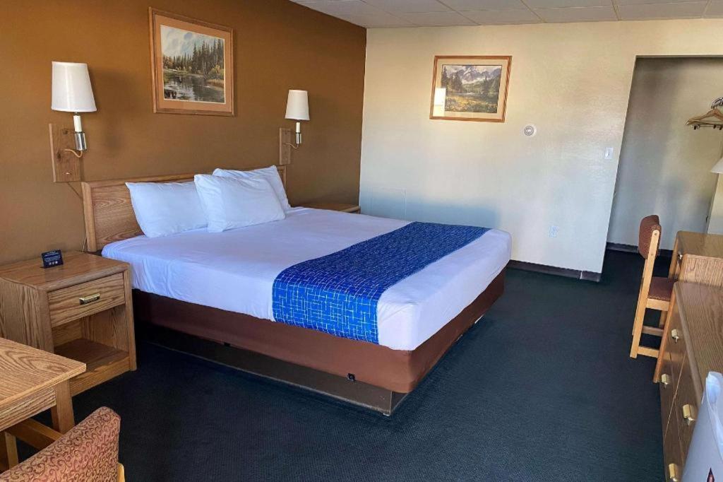 Travelodge By Wyndham Powell Buitenkant foto